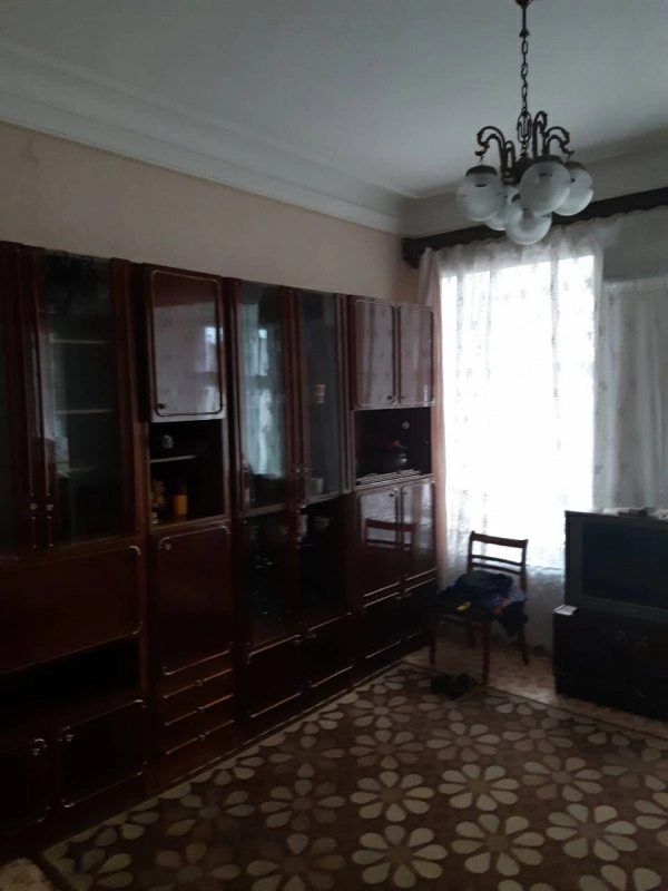 Apartments for sale. 3 rooms, 60 m², 1st floor/3 floors. 28, Kolontaevskaya, Odesa. 