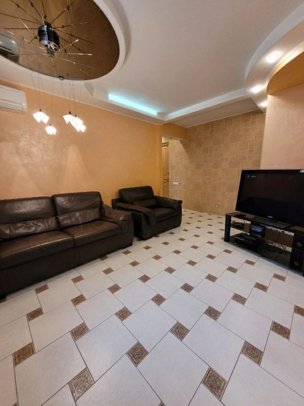 Продаж квартири. 4 rooms, 80 m², 1st floor/16 floors. Московский район, Харків. 