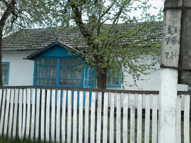 House for sale. 3 rooms, 74 m², 1 floor. 1, Rynochnaya ploshchad, Slavuta. 