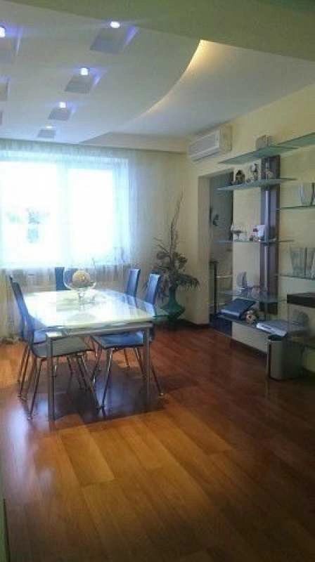 Продаж квартири. 4 rooms, 80 m², 6th floor/16 floors. 1, Библика, Харків. 