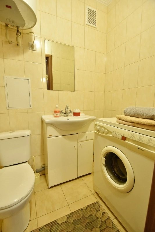 Shared room for rent. 1 room, 43 m², 3rd floor/3 floors. 29, Sadovaya, Mykolayiv. 