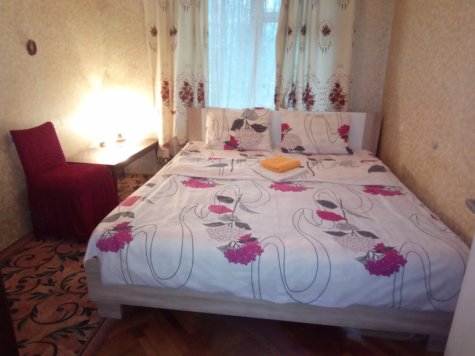 Сдается посуточно отдельное жилье. 3 rooms, 62 m², 2nd floor/9 floors. 4, Плеханова 4, Киев. 