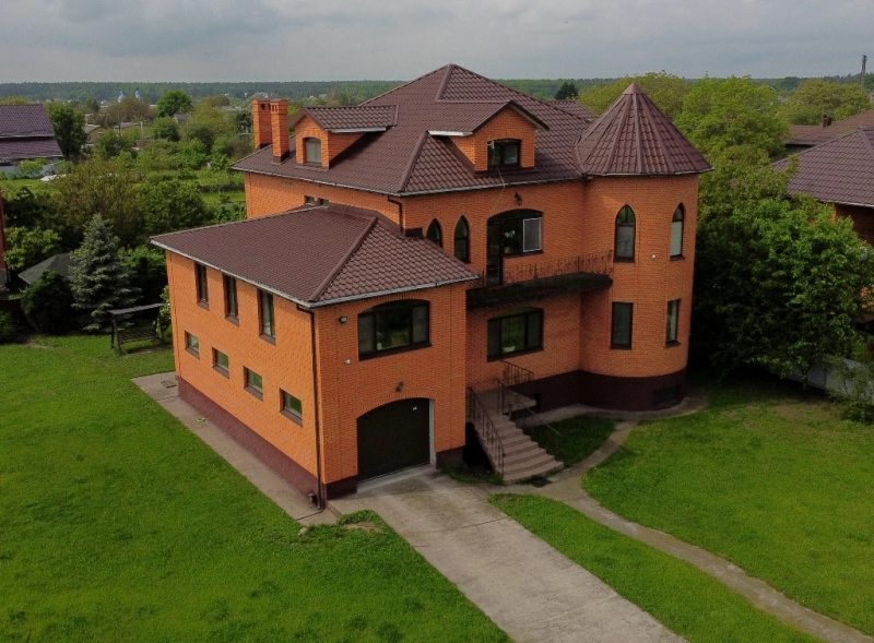 House for sale. 7 rooms, 375 m², 2 floors. 3, Nezavysymosty, Vyta-Pochtovaya. 
