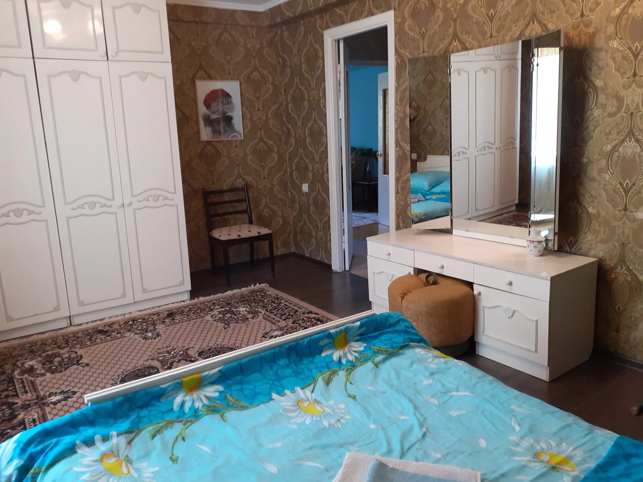 Apartment for rent. 4 rooms, 90 m², 4th floor/9 floors. 9, Lesi Ukrayinky 9, Kyiv. 