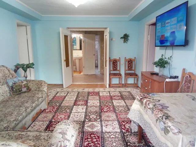 Сдам квартиру. 4 rooms, 90 m², 4th floor/9 floors. 9, Леси Украинки 9, Киев. 