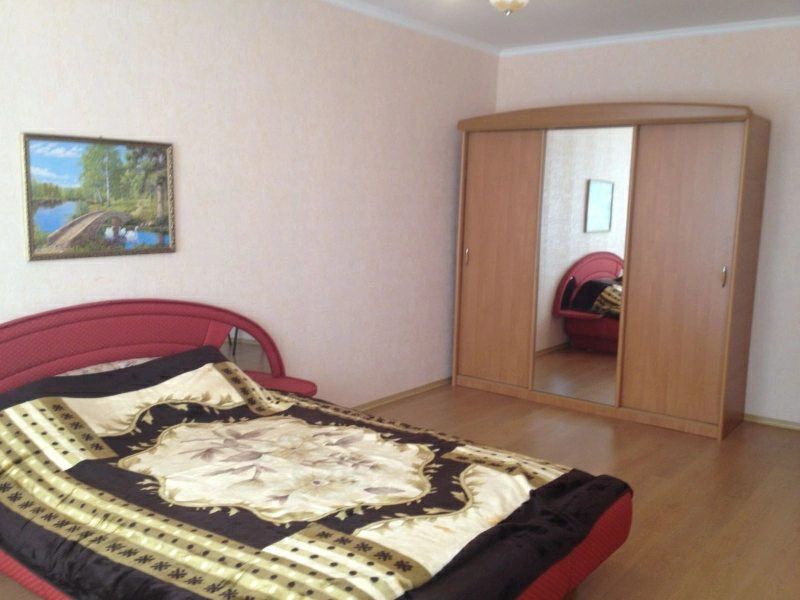 House for rent. 5 rooms, 180 m², 3 floors. 2, Buhovo, Illichivsk. 