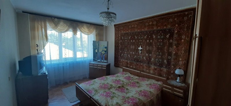Продажа квартиры. 3 rooms, 65 m², 2nd floor/3 floors. 59, Соборности, Вознесенск. 