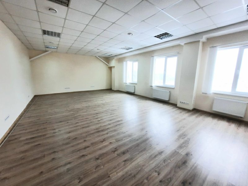 Office for sale. 7 rooms, 550 m², 5th floor/5 floors. 86, Bozhenka 86, Kyiv. 