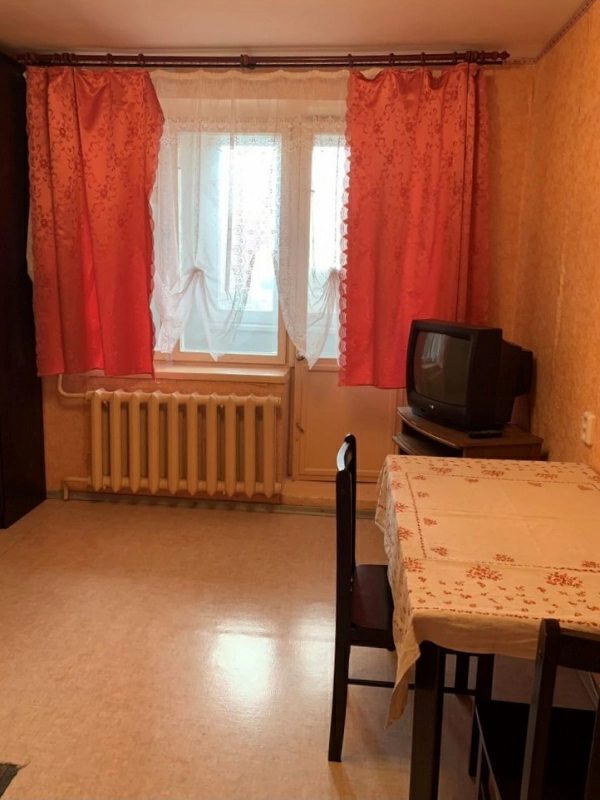 Apartments for sale. 1 room, 31 m², 2nd floor/5 floors. 3, Lukyanova, Cherkasy. 