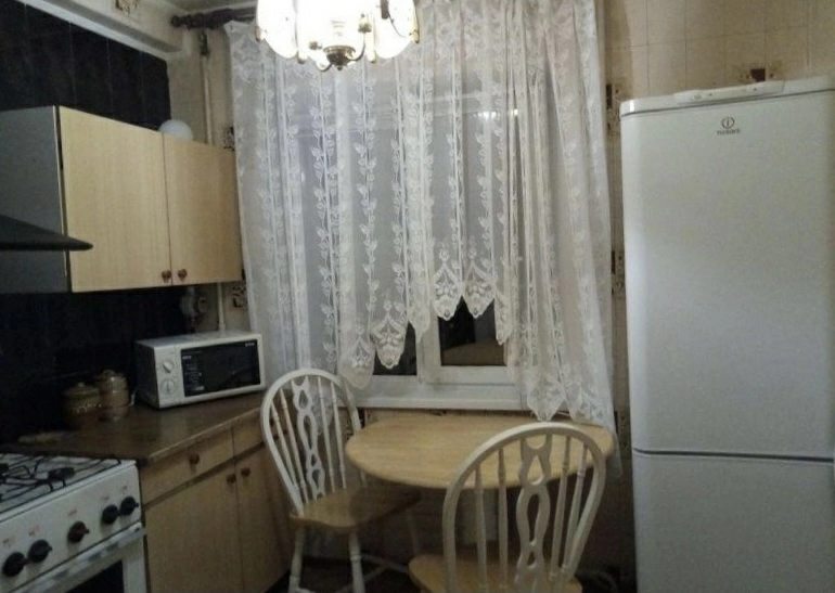 Apartments for sale. 3 rooms, 62 m², 3rd floor/5 floors. 4, Rozhdestvenskaya, Cherkasy. 
