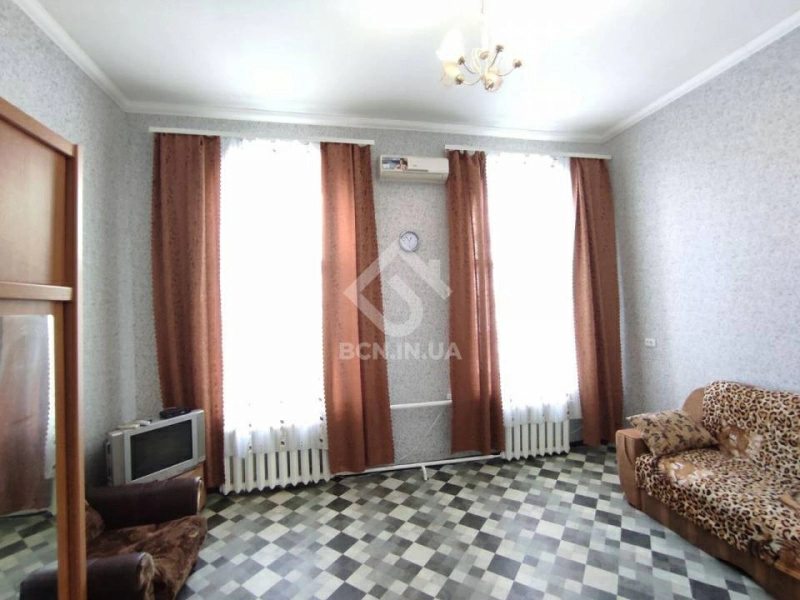 Apartments for sale. 2 rooms, 46 m², 2nd floor/2 floors. Ul.Zemskaya, Berdyansk. 
