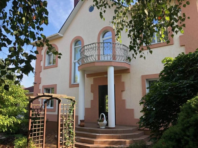 House for sale. 3 rooms, 270 m², 2 floors. Sonyachna, Petropavlovskaya Borshchahovka. 