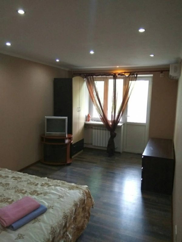 Apartments for sale. 1 room, 32 m², 4th floor/5 floors. 43, Henerala petrova, Odesa. 