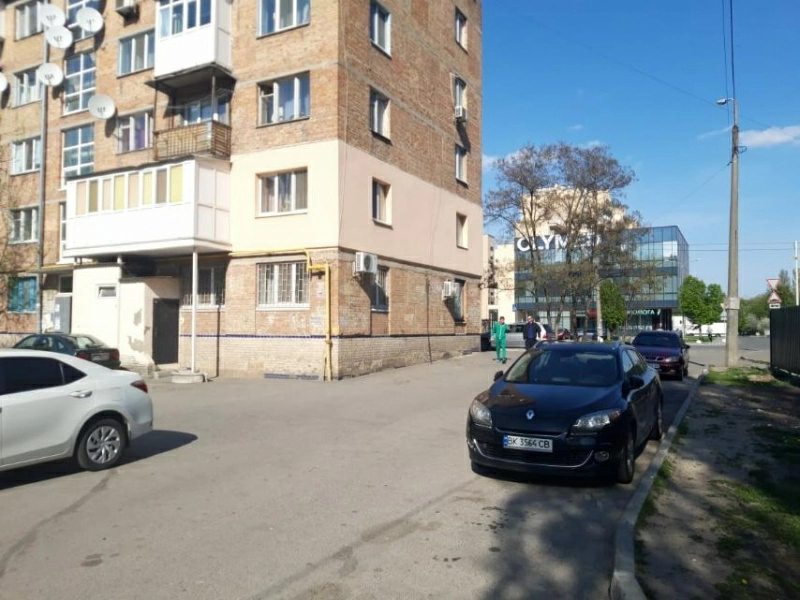 Продаж квартири. 2 rooms, 45 m², 1st floor/5 floors. 14, Метрологічна 14, Київ. 