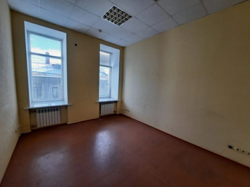 Office for rent. 4 rooms, 84 m², 7th floor/7 floors. 1, Ploshchad Konstytutsyy, Kharkiv. 