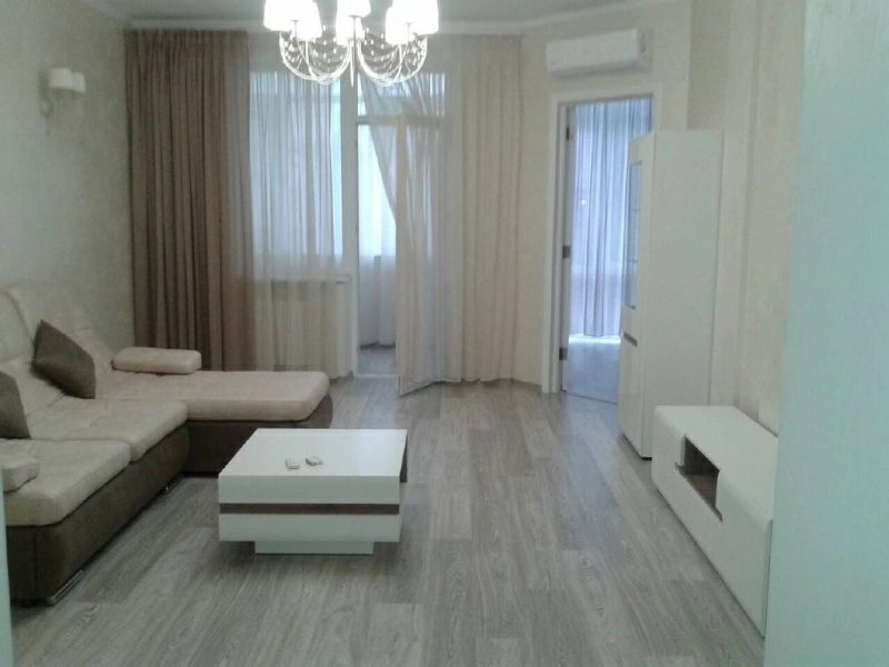 Apartments for sale. 3 rooms, 122 m², 2nd floor/10 floors. 123, Fontanskaya doroha, Odesa. 