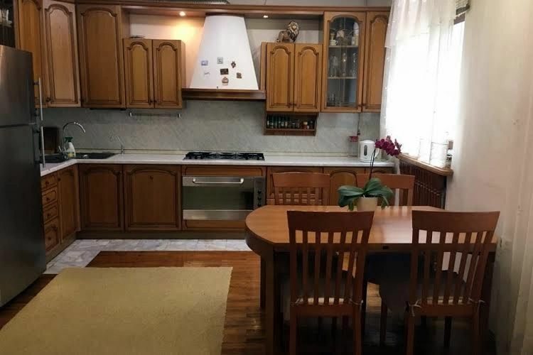 Apartments for sale. 3 rooms, 143 m², 1st floor/6 floors. 6, Dunaeva pereulok, Odesa. 