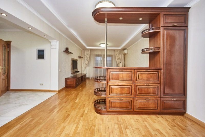 Продаж квартири. 3 кімнати, 83 m², 5 поверх/7 поверхів. В.Адмирала Жукова, Одеса. 