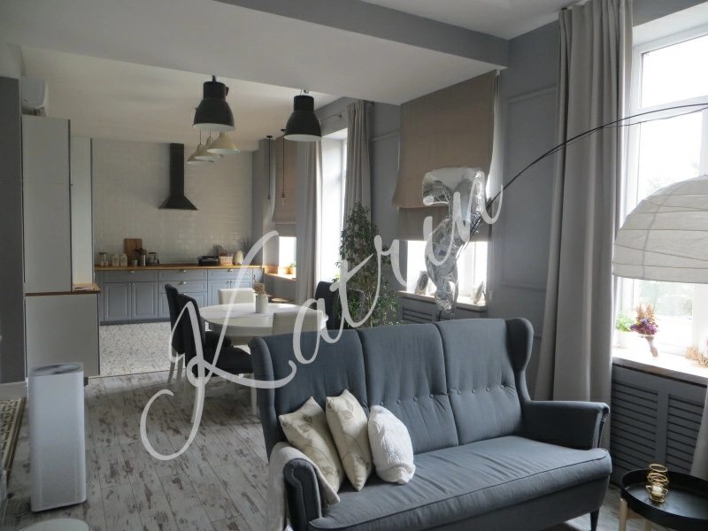 Apartments for sale. 3 rooms, 103 m², 3rd floor/9 floors. 5, Mechnykova, Dnipro. 