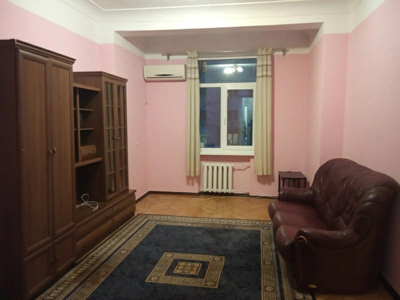 Apartment for rent. 2 rooms, 59 m², 3rd floor/4 floors. 12, Osvity 12, Kyiv. 