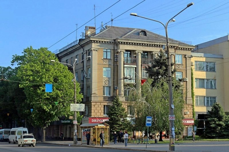 Entire place for rent. 2 rooms, 58 m², 2nd floor/5 floors. 58, Prospekt Lenyna, Zaporizhzhya. 