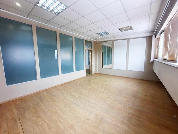 Office for rent. 2 rooms, 550 m², 5th floor. Lybidska, Kyiv. 
