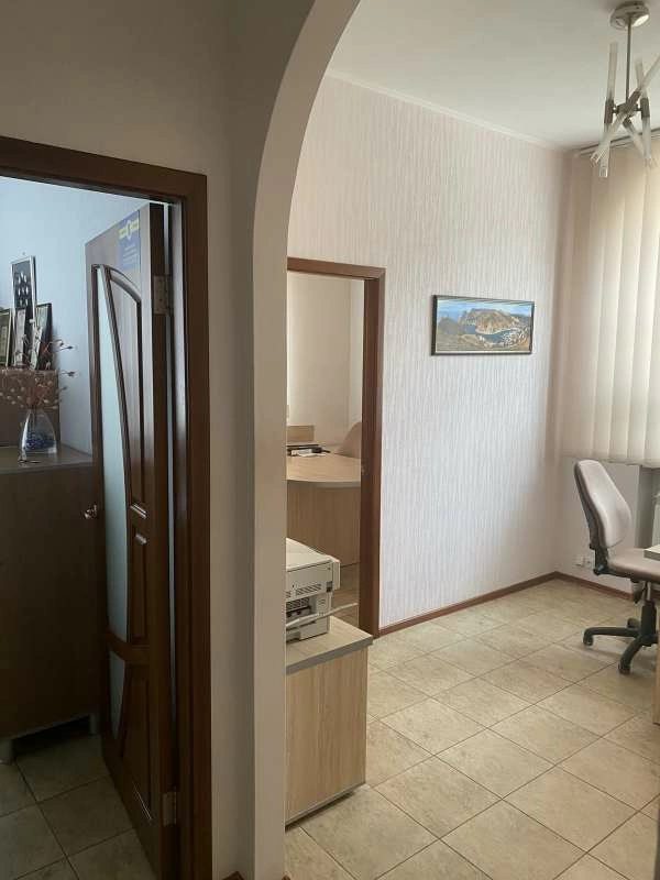 Office for sale. 4 rooms, 47 m², 1st floor/5 floors. 89, Moskovskyy prospekt, Kharkiv. 