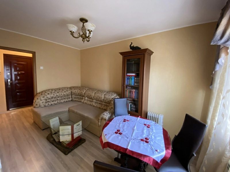 Apartment for rent. 2 rooms, 54 m², 4th floor/9 floors. Prospekt Myra, Kryvyy Rih. 