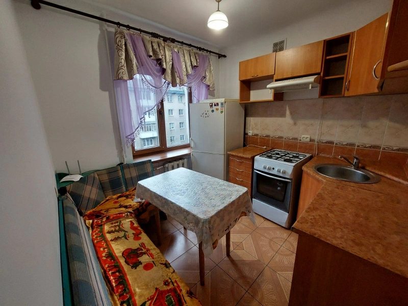 Продаж квартири. 2 rooms, 45 m², 4th floor/5 floors. 10, Бандери, Івано-Франківськ. 