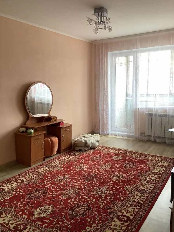 Apartments for sale. 3 rooms, 61 m², 5th floor/5 floors. 139, Nyutona, Kharkiv. 