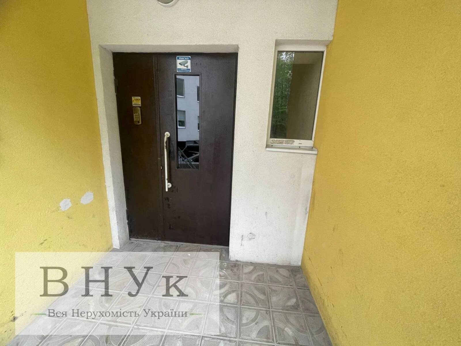 Apartments for sale 2 rooms, 73 m², 3rd fl./10 floors. Budnoho S. , Ternopil. 