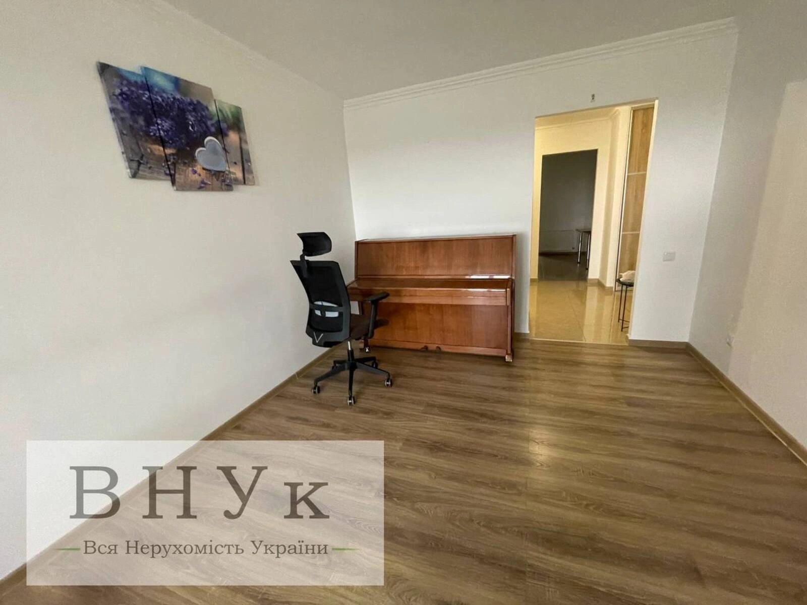 Apartments for sale 2 rooms, 73 m², 3rd fl./10 floors. Budnoho S. , Ternopil. 