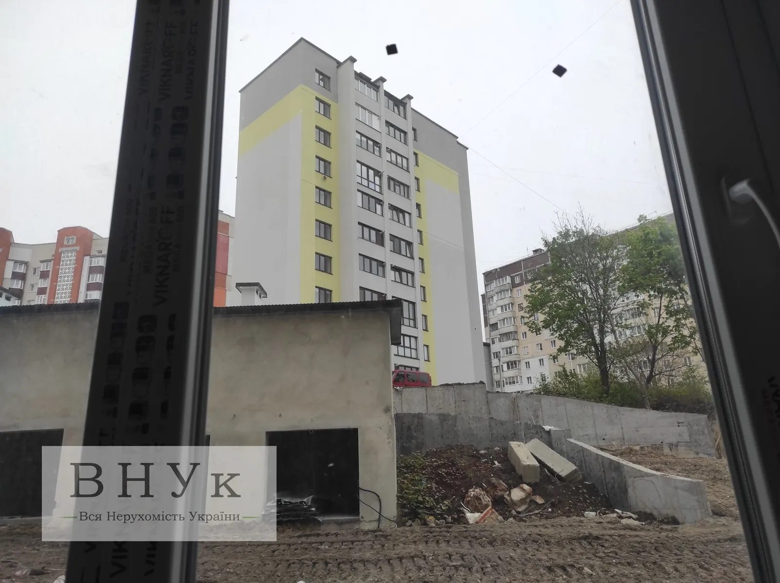 Apartments for sale. 3 rooms, 87 m², 1st floor/10 floors. Volodymyra Velykoho vul., Ternopil. 