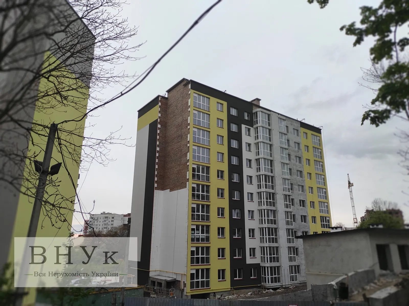 Продаж квартири. 3 rooms, 87 m², 1st floor/10 floors. Володимира Великого вул., Тернопіль. 