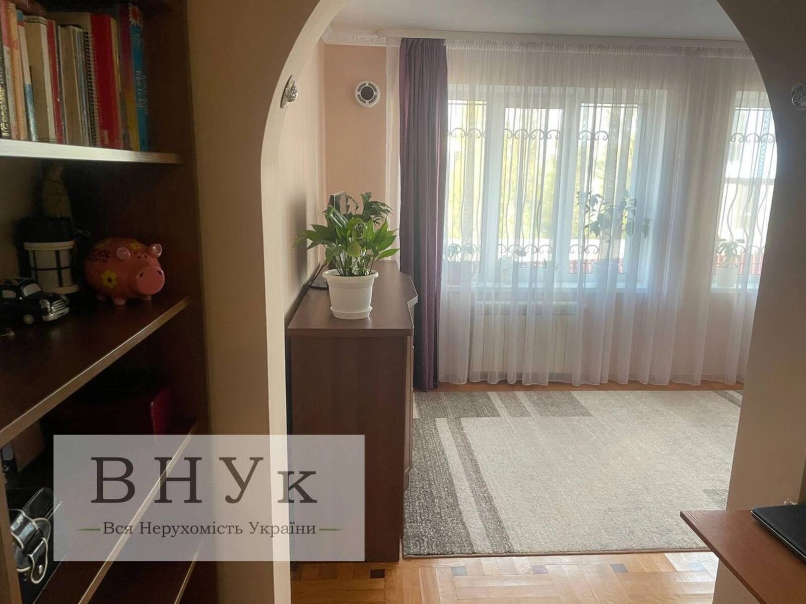Продаж квартири. 4 rooms, 86 m², 1st floor/5 floors. Будного С. , Тернопіль. 