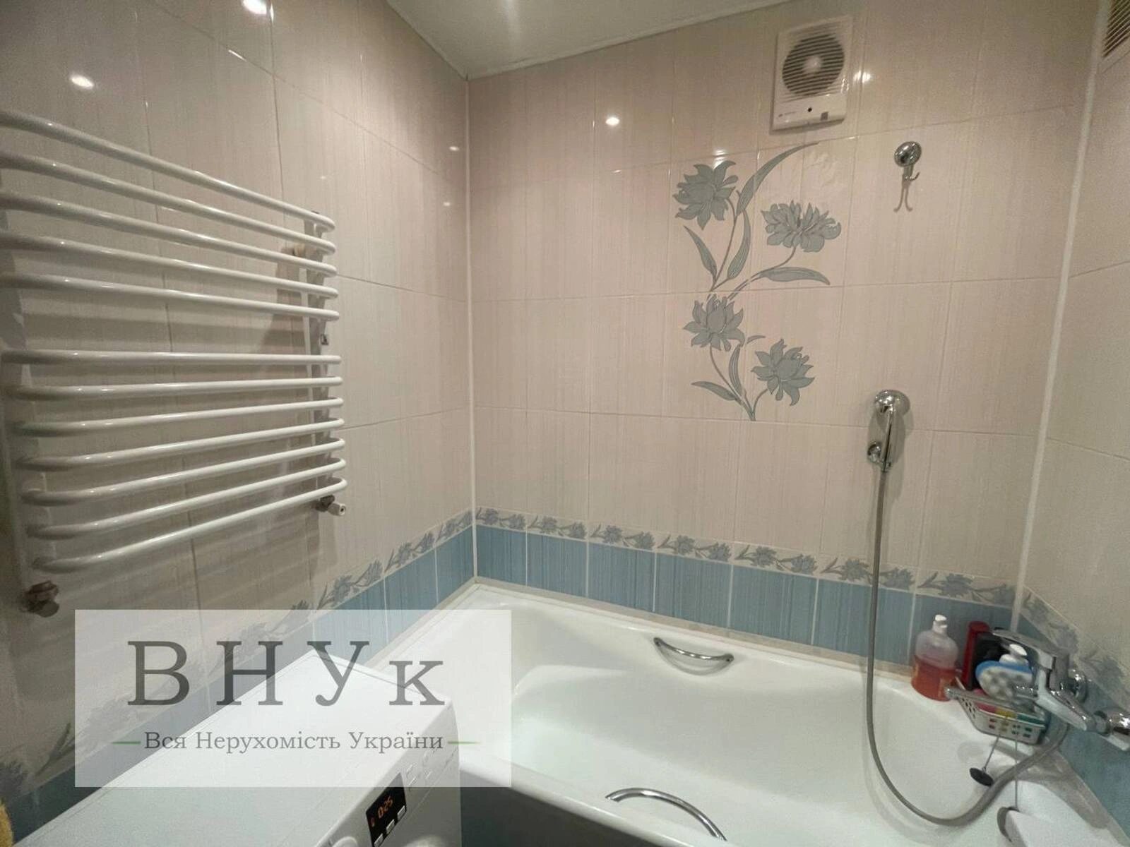 Apartments for sale. 4 rooms, 86 m², 1st floor/5 floors. Budnoho S. , Ternopil. 