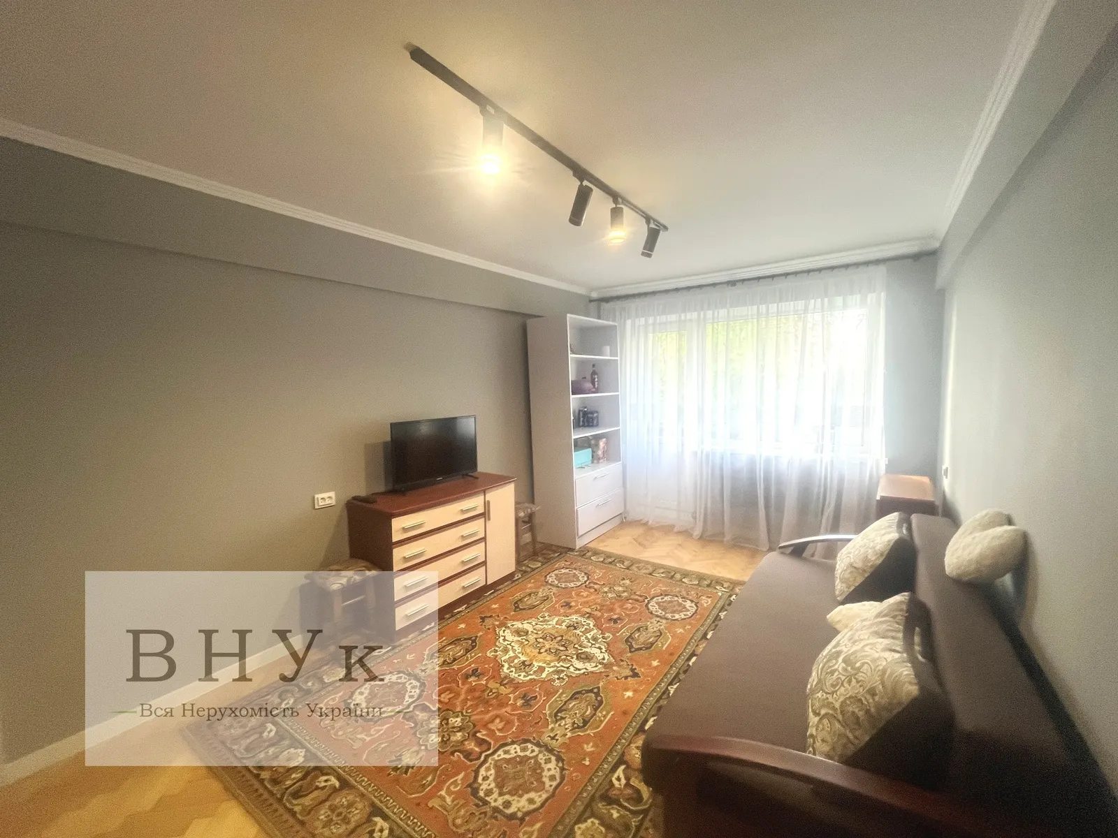 Apartments for sale 3 rooms, 622 m², 5th fl./5 floors. Bandery S. pr., Ternopil. 