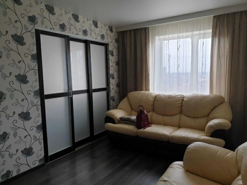 Apartments for sale. 3 rooms, 67 m², 9th floor/9 floors. Prospekt Myra, Dnipro. 