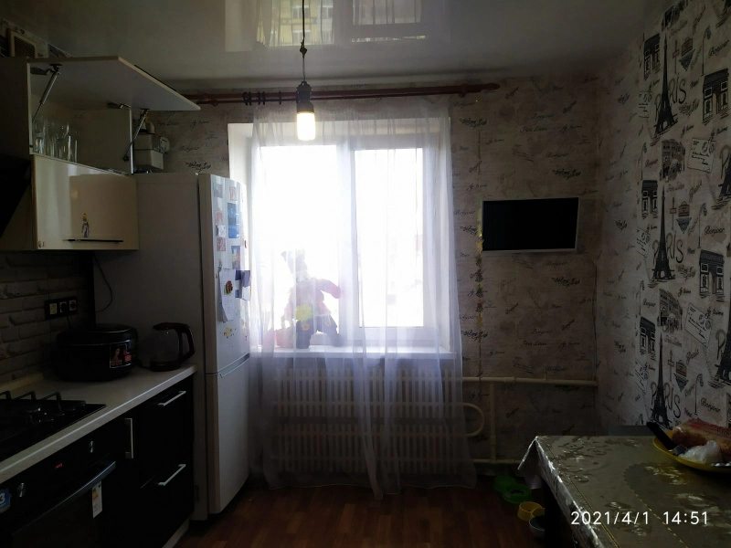 Apartments for sale. 3 rooms, 70 m², 10th floor/10 floors. Henerala Zakharchenko, Dnipro. 