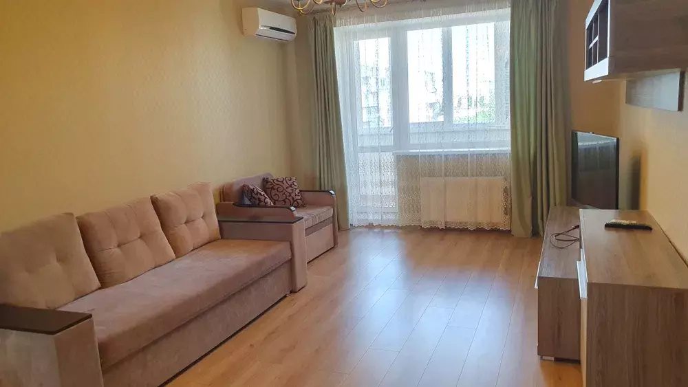 Apartment for rent. 2 rooms, 87 m², 7th floor/14 floors. Kostandy ul., Odesa. 