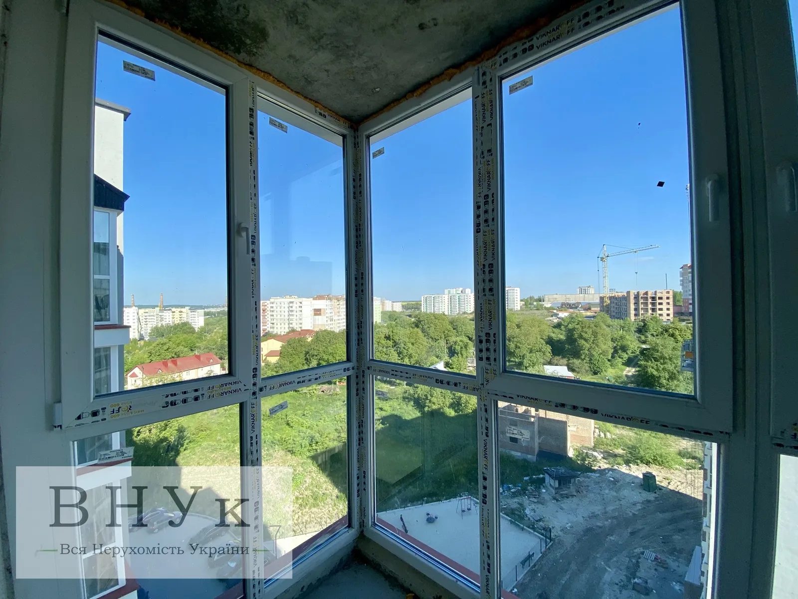 Apartments for sale. 3 rooms, 98 m², 9th floor/10 floors. Volodymyra Velykoho vul., Ternopil. 