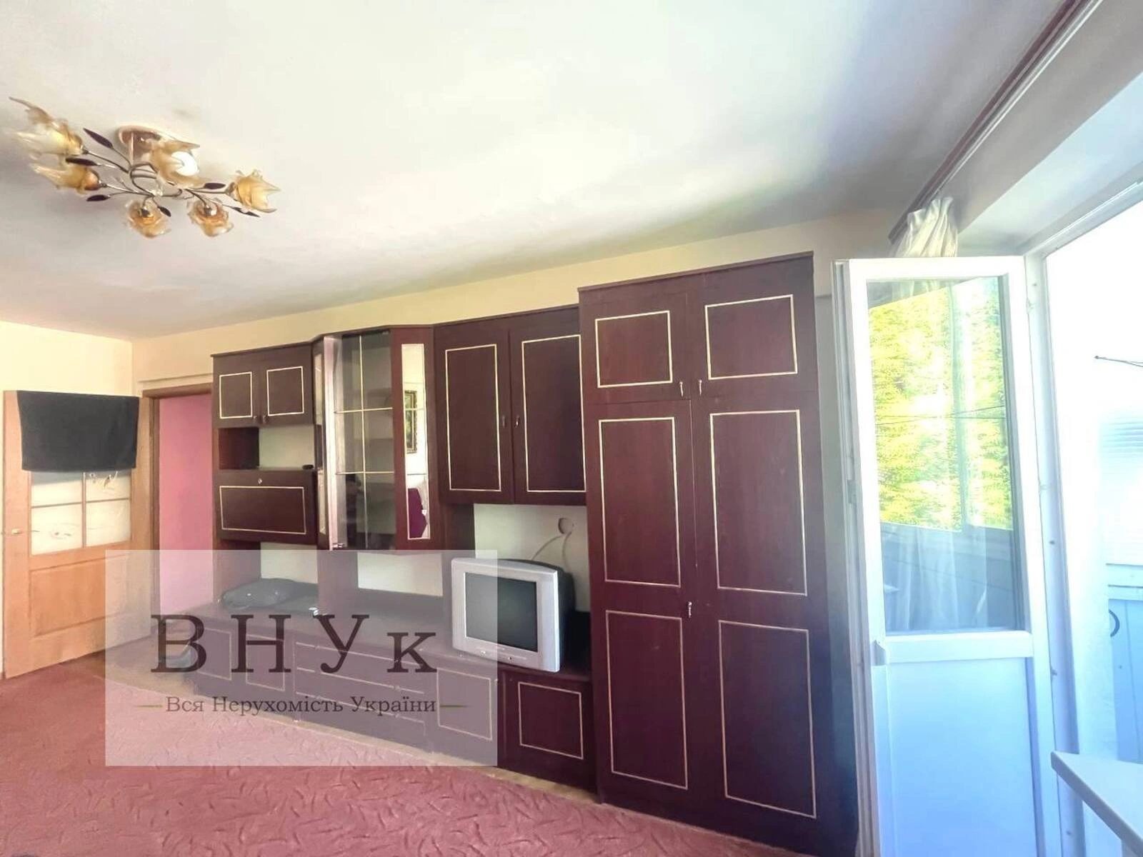 Apartments for sale. 3 rooms, 49 m², 4th floor/5 floors. Lesi Ukrayinky vul., Ternopil. 