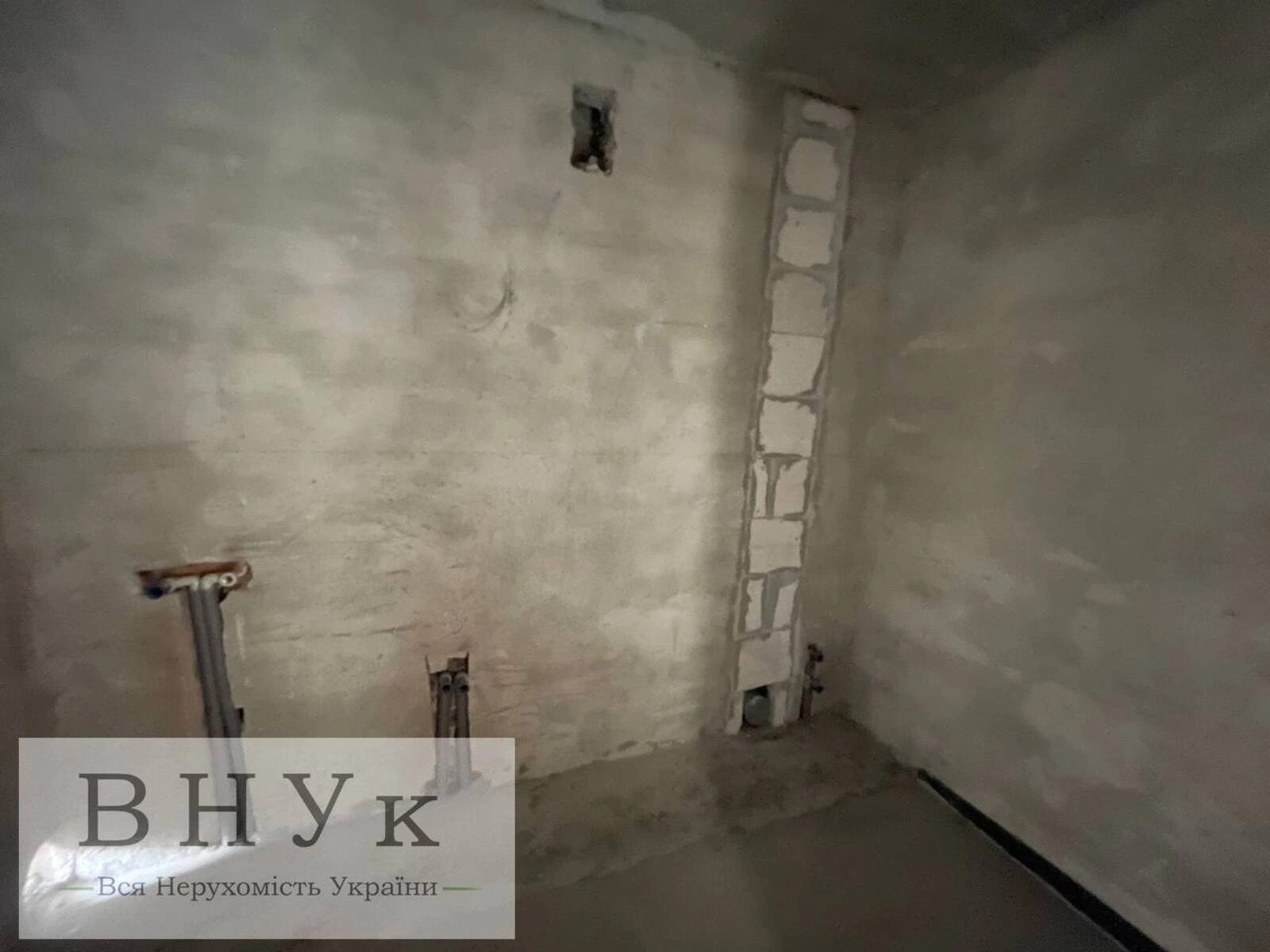 Apartments for sale. 1 room, 42 m², 4th floor/9 floors. Halytska vul., Ternopil. 