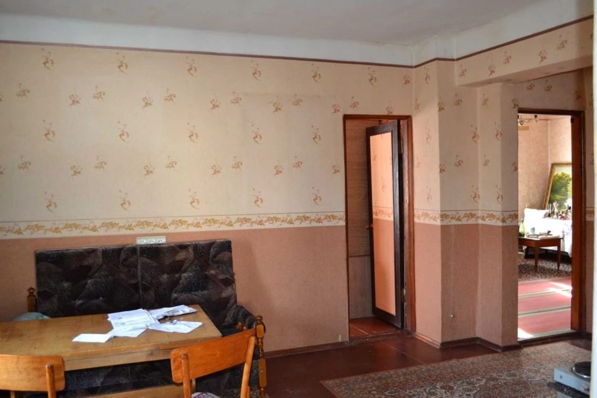 House for sale. 4 rooms, 100 m², 1 floor. Chervona Sloboda. 