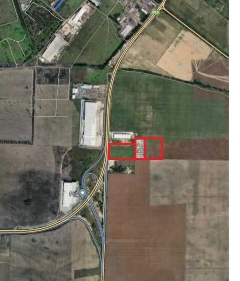 Land for sale for commercial use. Trebukhiv. 