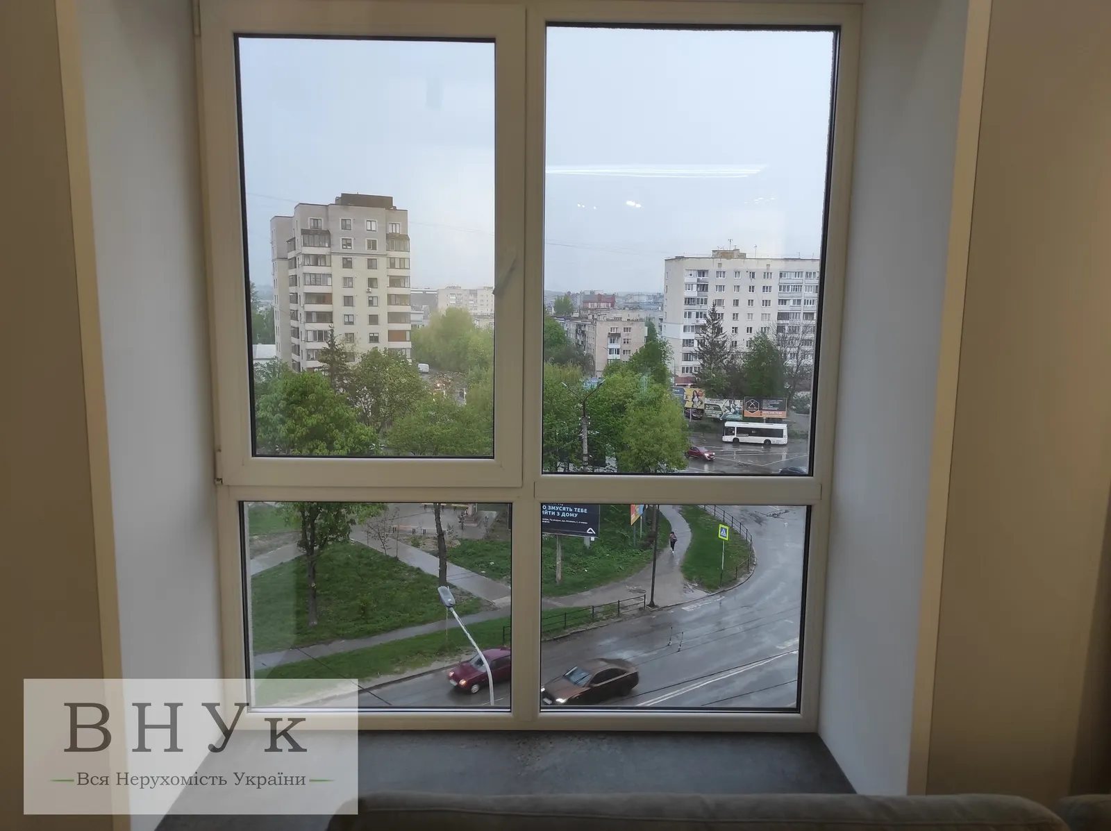 Продаж квартири 3 кімнати, 98 m², 6 пов./10 поверхів. Микулинецька вул., Тернопіль. 