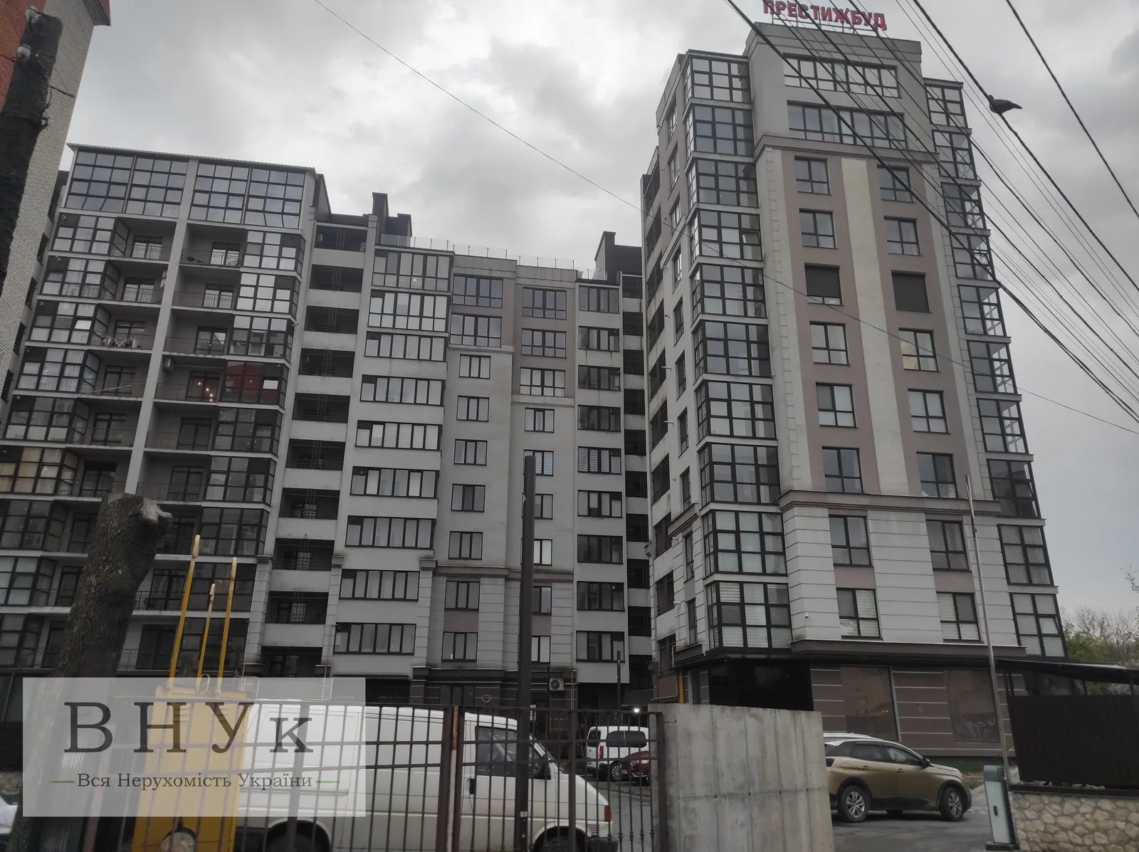 Продаж квартири 3 кімнати, 98 m², 6 пов./10 поверхів. Микулинецька вул., Тернопіль. 