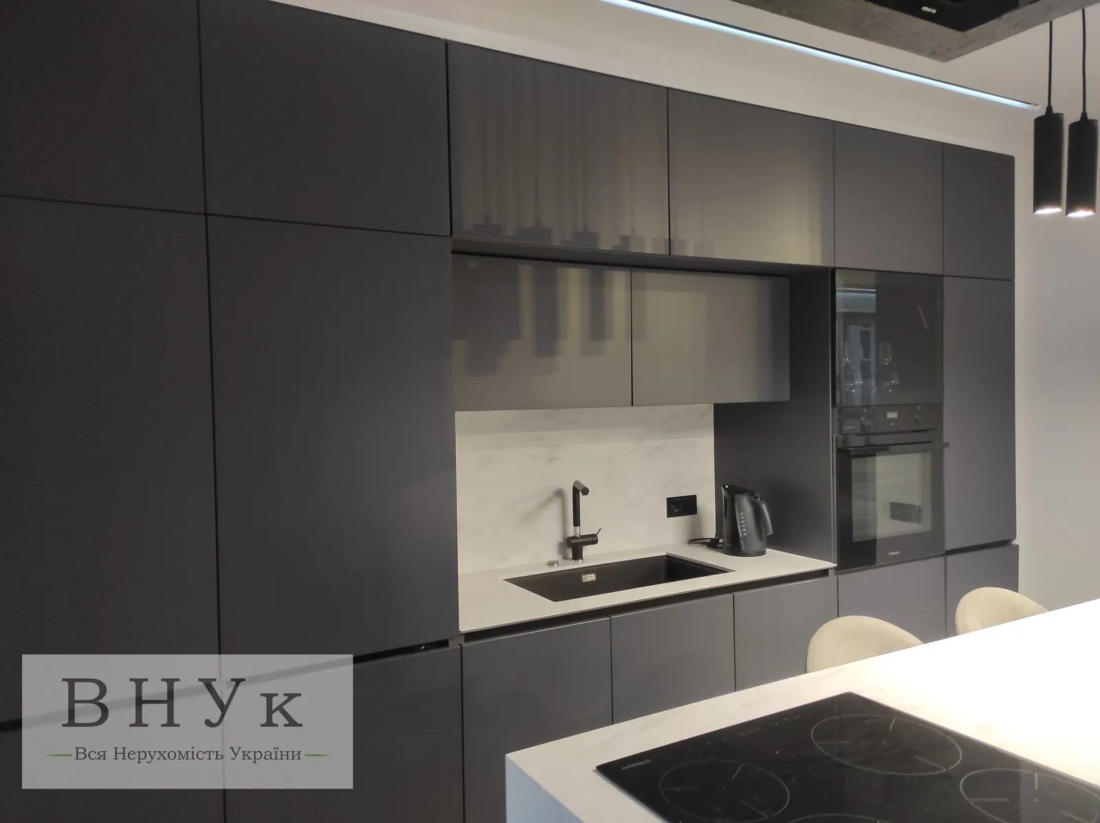 Продаж квартири 3 кімнати, 98 m², 6 пов./10 поверхів. Микулинецька вул., Тернопіль. 