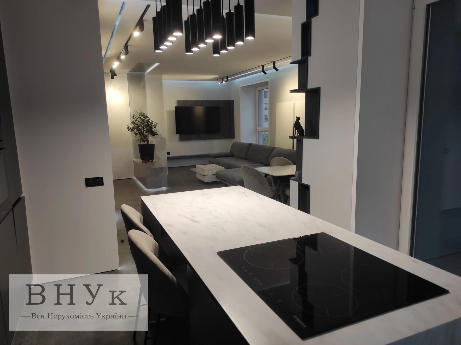 Продаж квартири 3 кімнати, 98 m², 6 пов./10 поверхів. Микулинецька вул., Тернопіль. 