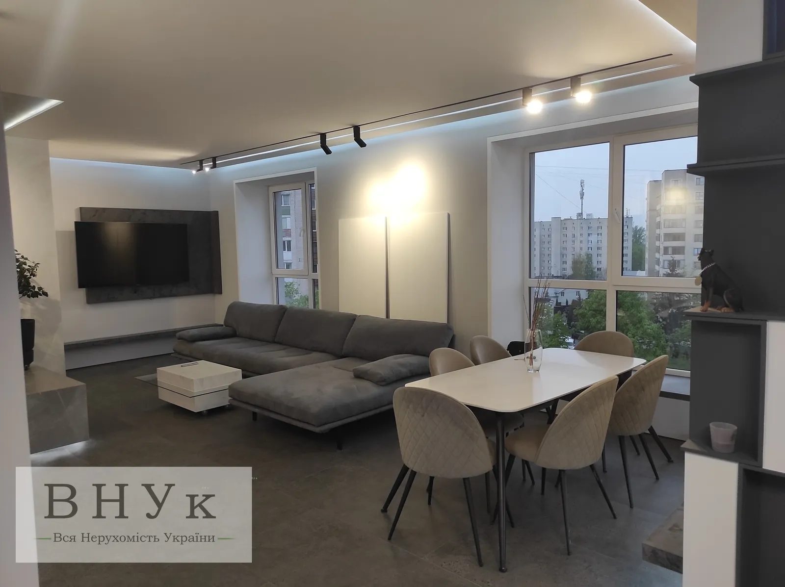 Продаж квартири 3 кімнати, 98 m², 6 пов./10 поверхів. Микулинецька вул., Тернопіль. 